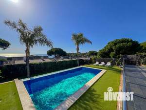 Коттедж 250м², 2-этажный, участок 6 сот.