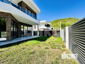 Дом 220м², 2-этажный, участок 5 сот.