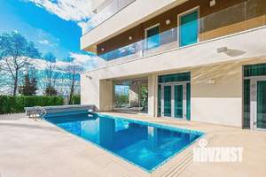 Коттедж 968м², 5-этажный, участок 14 сот.