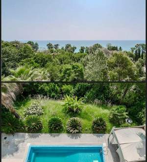 Дом 710м², 5-этажный, участок 8 сот.