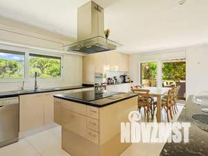 Коттедж 500м², 2-этажный, участок 20 сот.