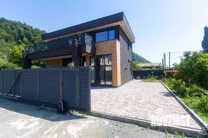 Коттедж 233м², 2-этажный, участок 4 сот.