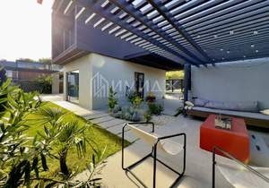 Дом 240м², 2-этажный, участок 5 сот.