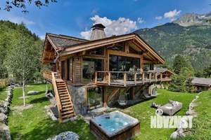 Дом 330м², 3-этажный, участок 13 сот.