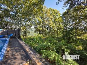 Дом 250м², 2-этажный, участок 15 сот.