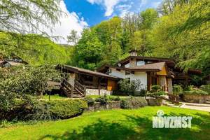 Дом 299м², 3-этажный, участок 15 сот.