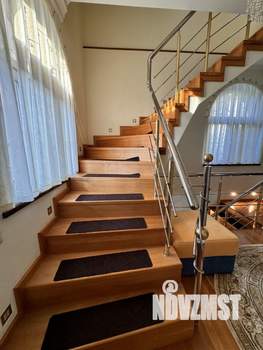 Дом 304м², 3-этажный, участок 8 сот.