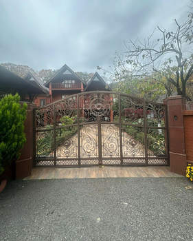 Дом 380м², 3-этажный, участок 11 сот.