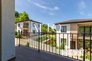 Дом 144м², 2-этажный, участок 4 сот.