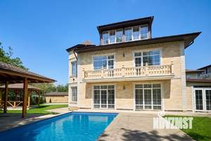 Дом 334м², 3-этажный, участок 11 сот.