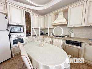 Дом 276м², 3-этажный, участок 5 сот.