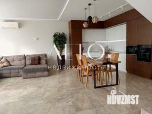 Коттедж 210м², 2-этажный, участок 5 сот.