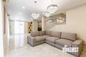 Дом 206м², 2-этажный, участок 6 сот.