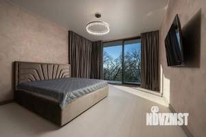 Дом 280м², 3-этажный, участок 7 сот.