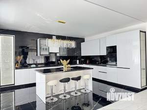 Дом 250м², 2-этажный, участок 6 сот.