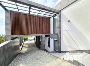 Дом 300м², 2-этажный, участок 8 сот.