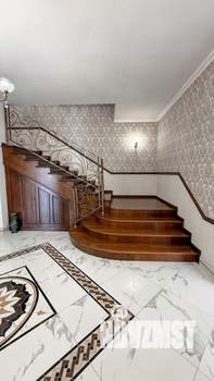 Дом 1210м², 3-этажный, участок 27 сот.