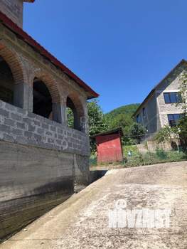 Дом 650м², 3-этажный, участок 12 сот.