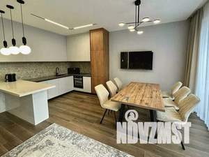 Дом 220м², 2-этажный, участок 8 сот.