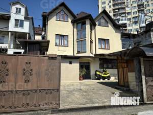 Дом 292м², 3-этажный, участок 6 сот.