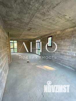 Дом 300м², 3-этажный, участок 6 сот.