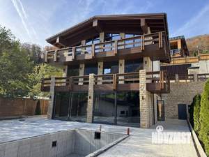 Дом 350м², 3-этажный, участок 10 сот.