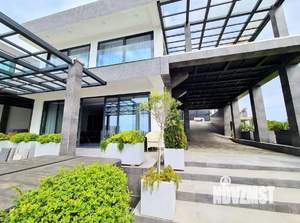 Дом 300м², 2-этажный, участок 8 сот.