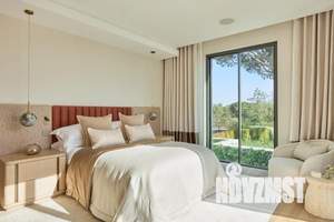 Дом 780м², 2-этажный, участок 25 сот.