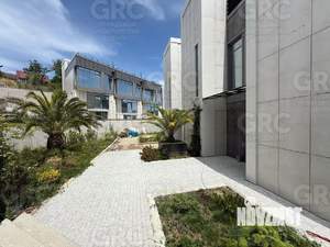 Таунхаус 150м², 3-этажный, участок 2 сот.