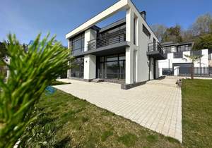 Дом 250м², 2-этажный, участок 7 сот.