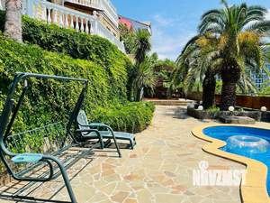 Дом 526м², 5-этажный, участок 4 сот.