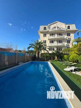 Дом 867м², 5-этажный, участок 8 сот.