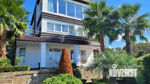 Дом 250м², 3-этажный, участок 6 сот.