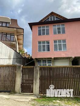 Таунхаус 226м², 3-этажный, участок 4 сот.