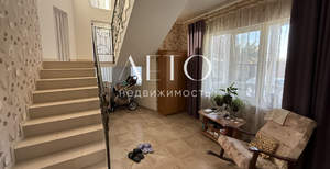 Дом 300м², 3-этажный, участок 10 сот.