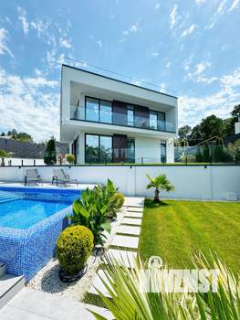 Дом 300м², 2-этажный, участок 6 сот.