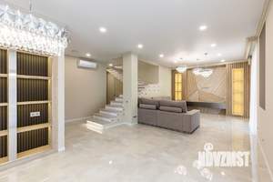 Дом 206м², 2-этажный, участок 6 сот.