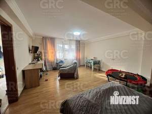 Дом 292м², 3-этажный, участок 6 сот.