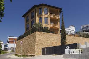 Коттедж 330м², 3-этажный, участок 7 сот.