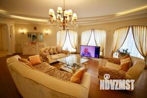 Дом 300м², 2-этажный, участок 10 сот.