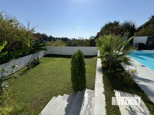 Дом 212м², 3-этажный, участок 5 сот.