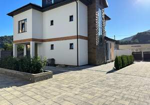 Дом 240м², 2-этажный, участок 5 сот.