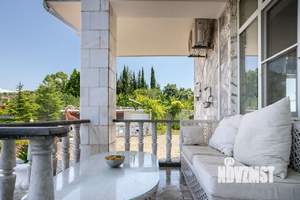 Дом 400м², 3-этажный, участок 20 сот.