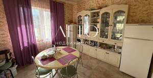 Дом 300м², 3-этажный, участок 10 сот.