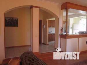 Дом 437м², 3-этажный, участок 8 сот.