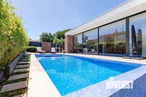 Коттедж 256м², 2-этажный, участок 6 сот.