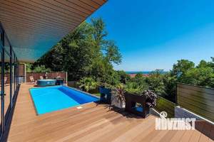 Дом 220м², 2-этажный, участок 8 сот.