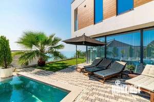 Дом 259м², 3-этажный, участок 4 сот.