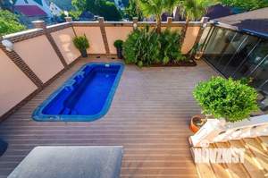 Дом 640м², 3-этажный, участок 7 сот.