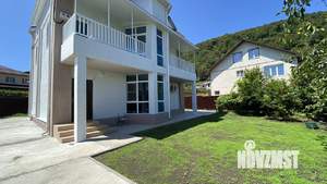 Дом 250м², 3-этажный, участок 6 сот.